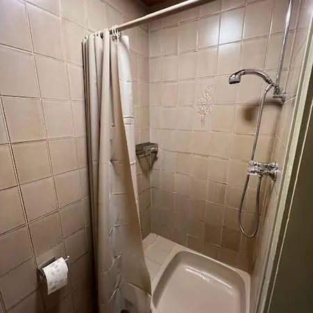 Einzimmerwohnung Im Gruenen/innsbruck/2 Pax Apartament